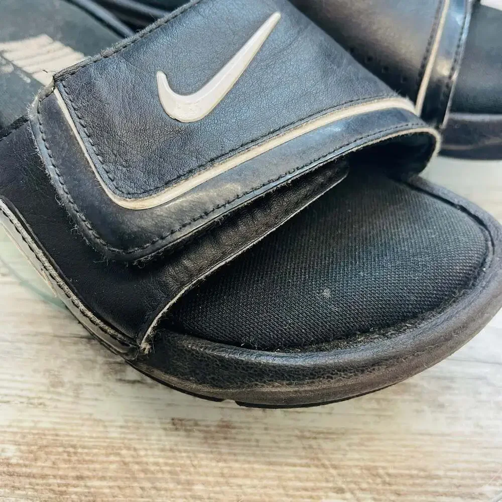 Nike Comfort Slides 2 Black Size 4 Boys Girls Unisex Y2K 2010s 2015s